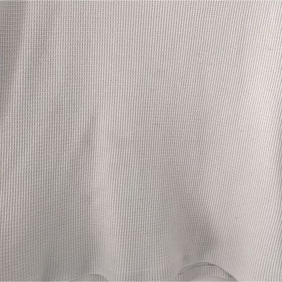 ❗2/$25 Bundle Discount❗Cropped light knit sweater - size M - Picture 2 of 3